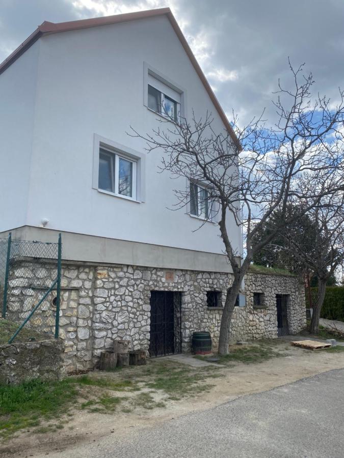 Ubytovani Pod Mezu Hlohovec Εξωτερικό φωτογραφία